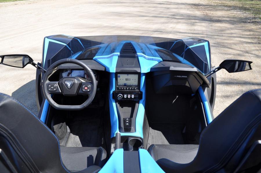 Торпедо Polaris Slingshot R 2020 года  (фото 5 из 18)